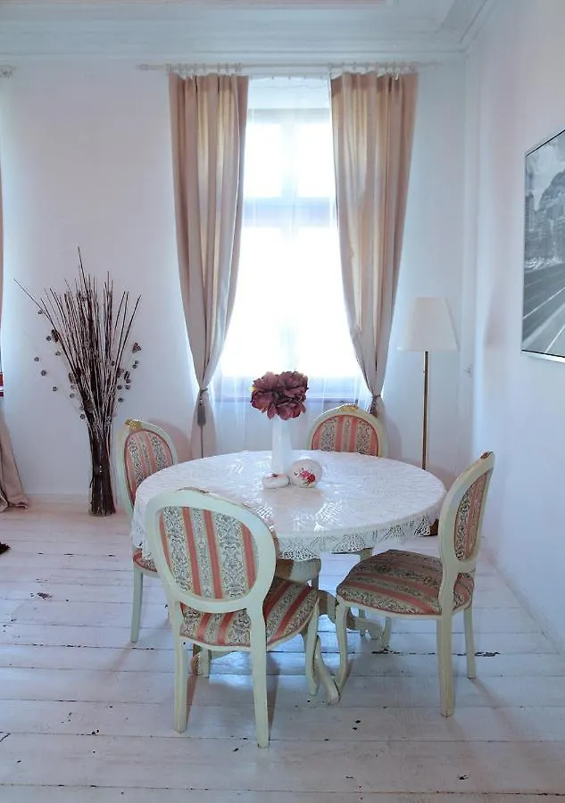 Grey Studio Apartment Wroclaw
