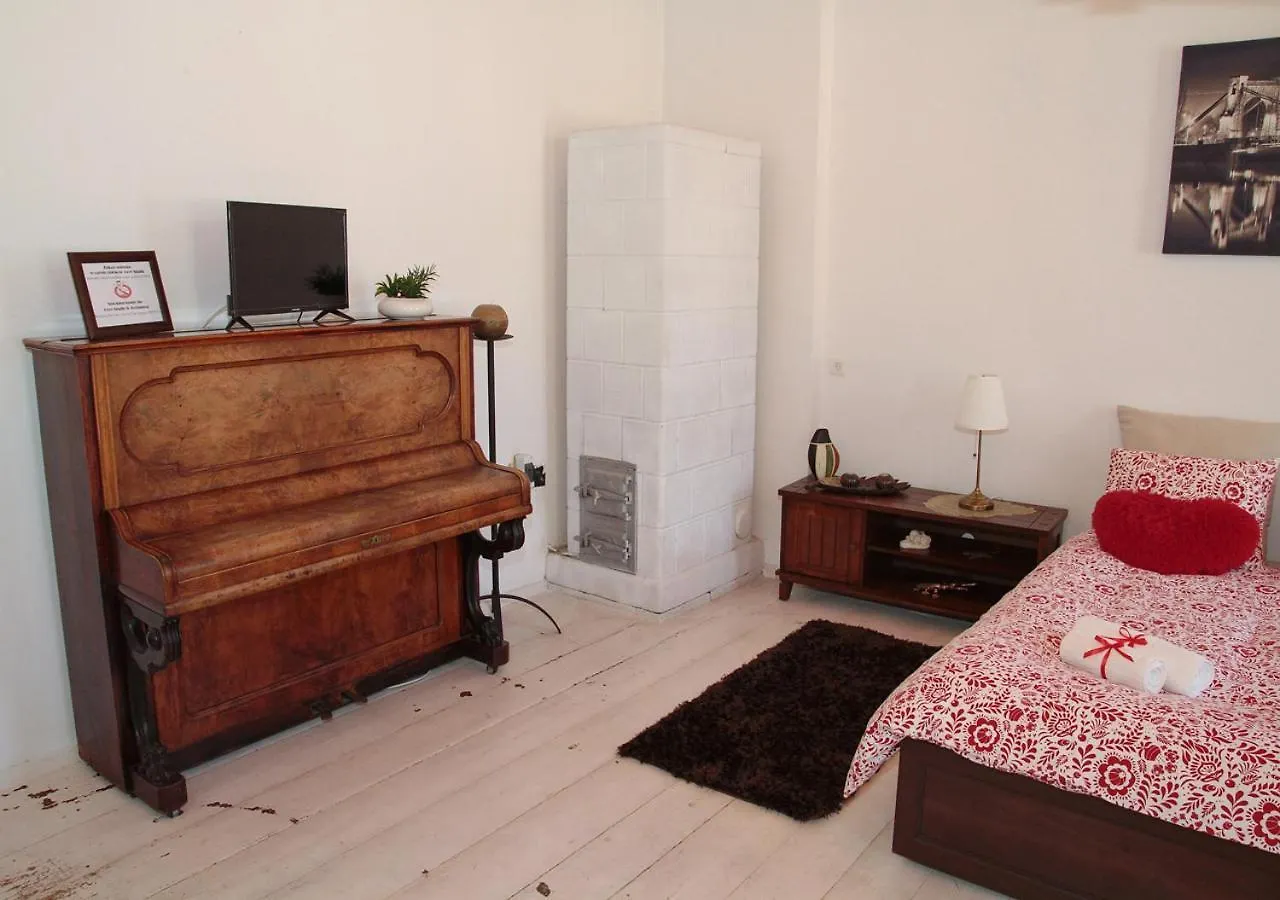 Grey Studio Apartment Wroclaw
